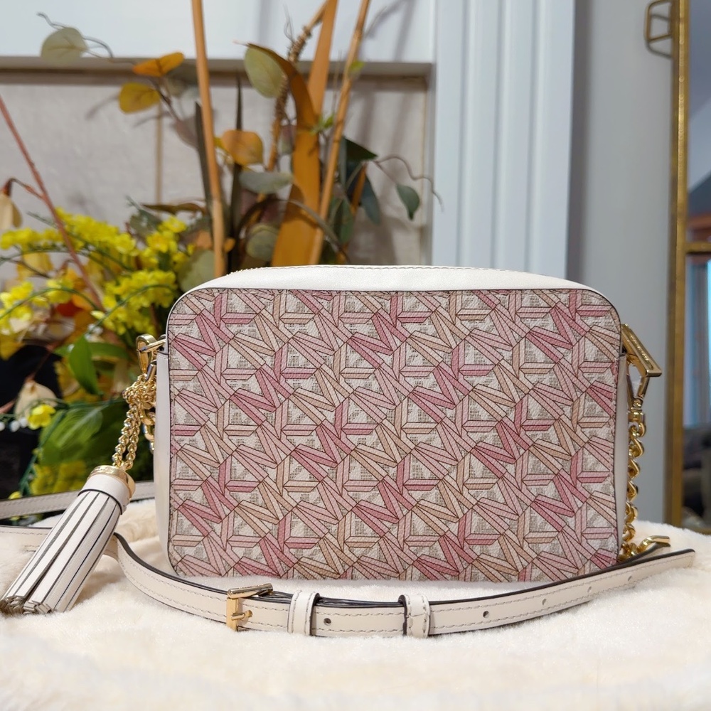 MICHAEL Michael Kors Jet Set Graphic Logo Camera Crossbody Bag In Pink/Beige - Picture 3 of 9